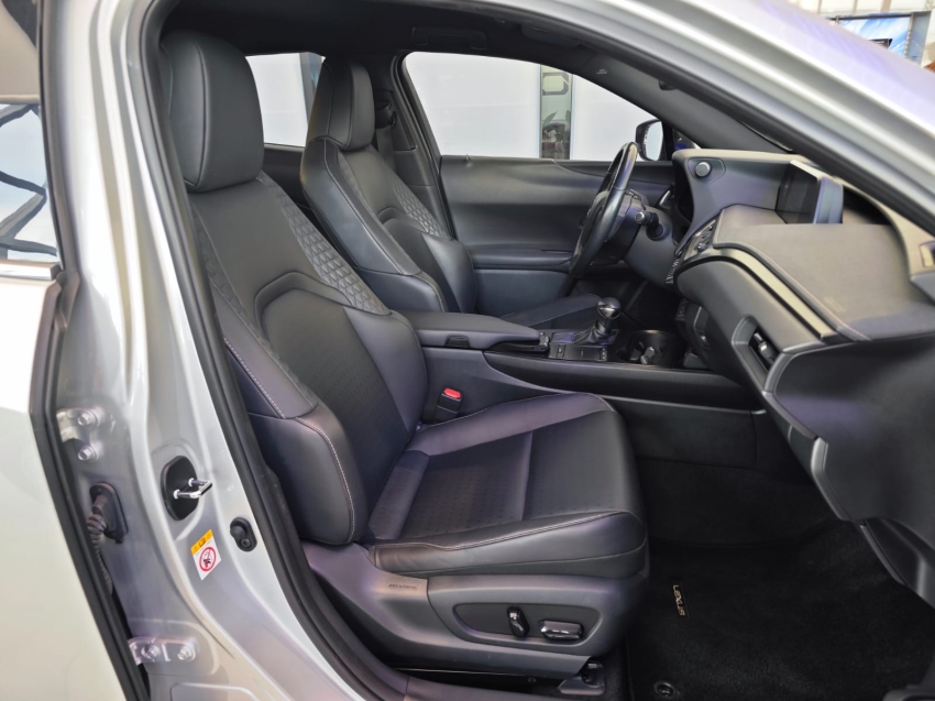 lexus ux 250h 2.0 vvt-i hybrid dynamic cvt hibrido 4p automatico 2019