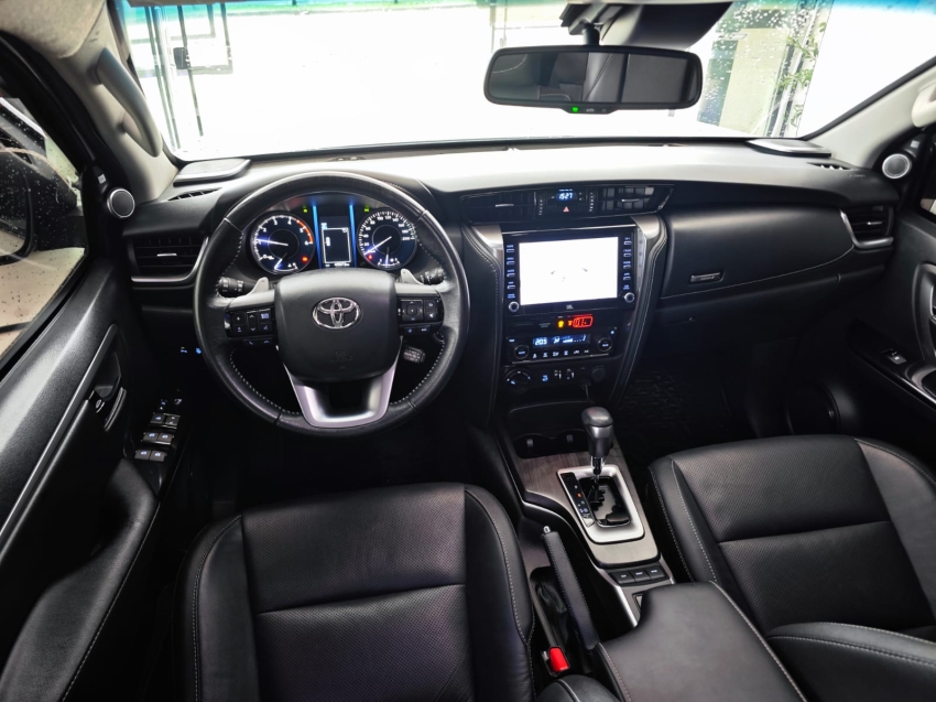 toyota hilux sw4 2.8 d-4d turbo diesel srx 7l 4x4 automatico 4p 2021