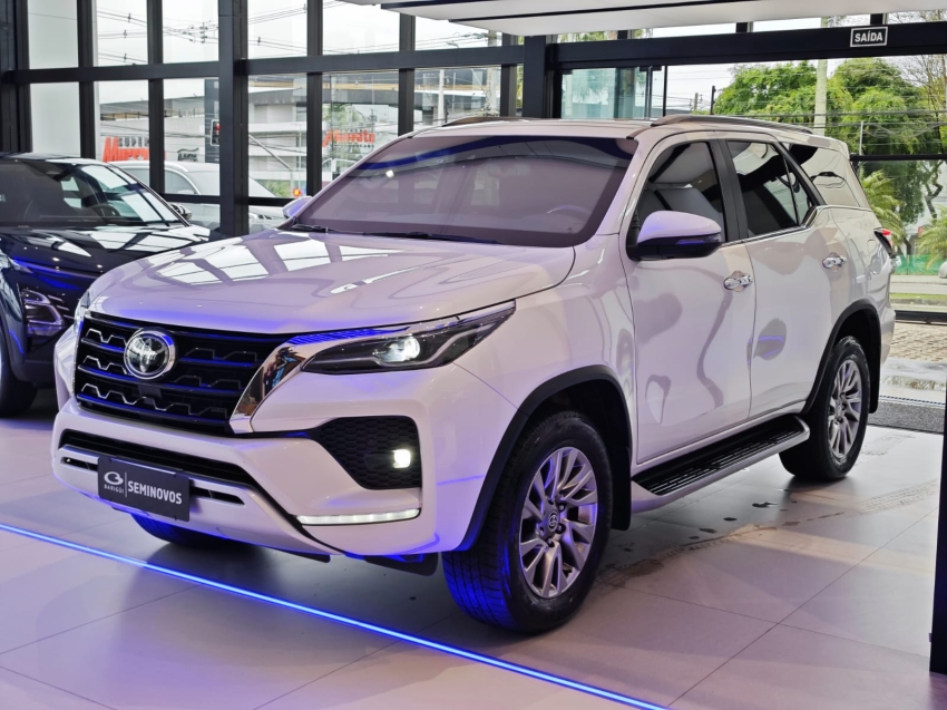 toyota hilux sw4 2.8 d-4d turbo diesel srx 7l 4x4 automatico 4p 2021