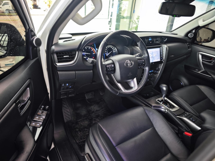 toyota hilux sw4 2.8 d-4d turbo diesel srx 7l 4x4 automatico 4p 2021