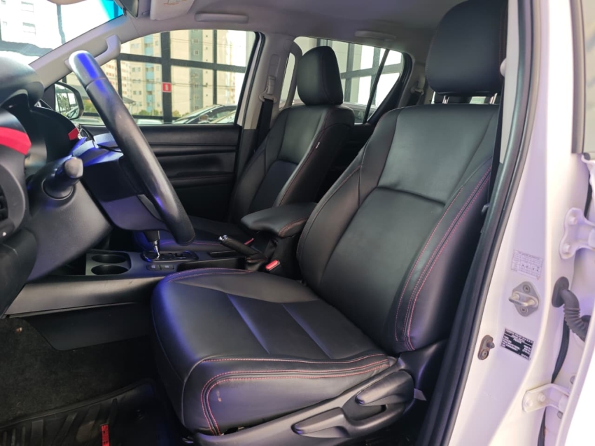 toyota hilux 2.8 sr challenge 4x4 cd 16v diesel 4p automatico 2.7 flex 201813 toyota hilux 2.8 sr challenge 4x4 cd 16v diesel 4p automatico 2.7 flex 201813