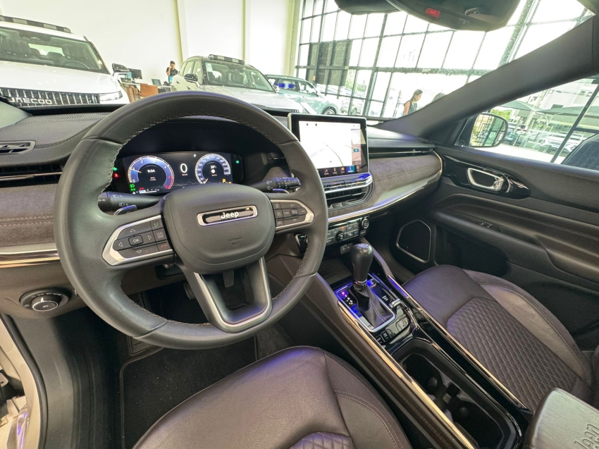 jeep commander 2.0 td380 turbo diesel overland at9 4p automatico 20237