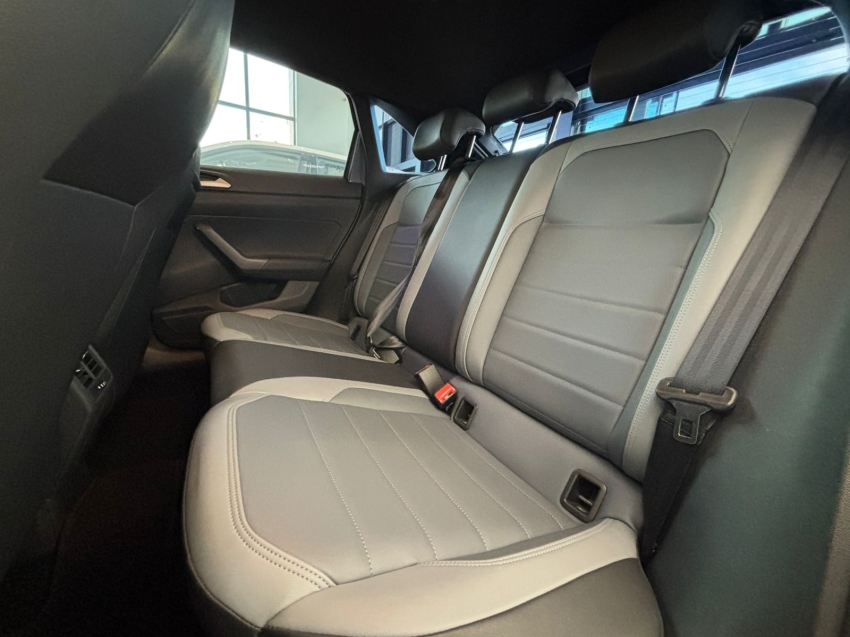 volkswagen nivus 1.0 200 tsi total flex highline automatico 4p 202410