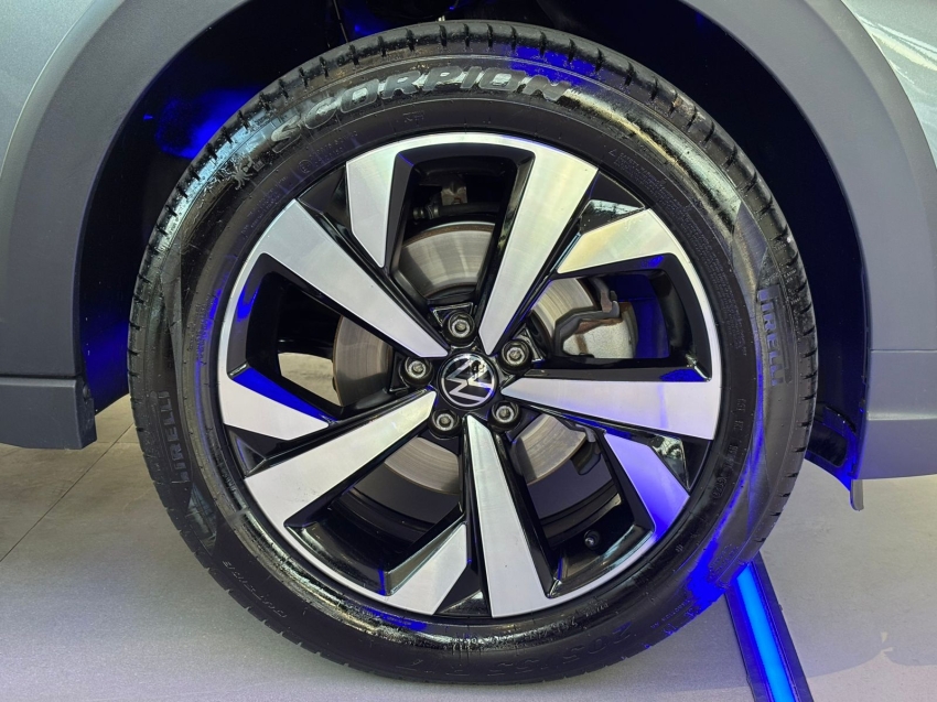 volkswagen nivus 1.0 200 tsi total flex highline automatico 4p 202412