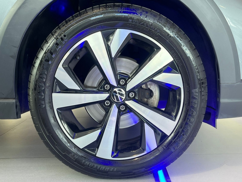 volkswagen nivus 1.0 200 tsi total flex highline automatico 4p 202414