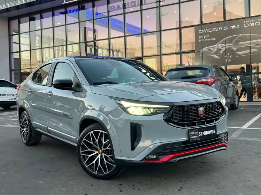 fiat fastback 1.3 turbo 270 flex abarth at6 4p semiautomatico 2025