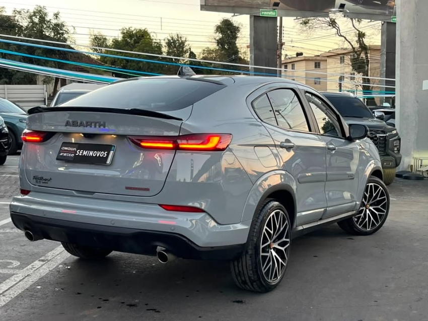 fiat fastback 1.3 turbo 270 flex abarth at6 4p semiautomatico 20255
