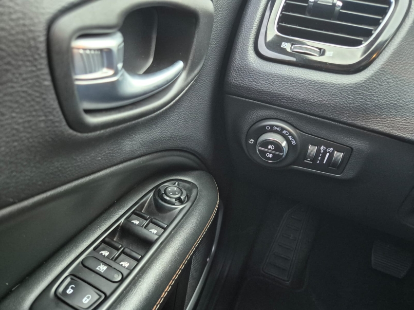 jeep compass 2.0 16v flex longitude automatico 4p 202111