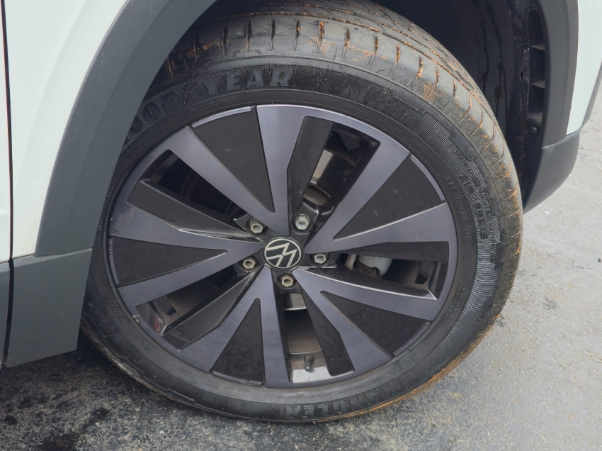 volkswagen taos 1.4 250 tsi total flex highline automatico 4p 20228