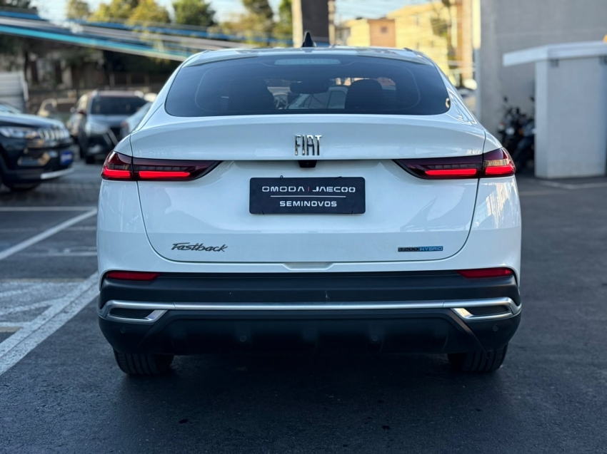 fiat fastback hibrido automatico 2025/264