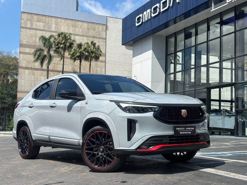 fiat fastback 1.3 turbo 270 flex abarth at6 4p automatico 2025
