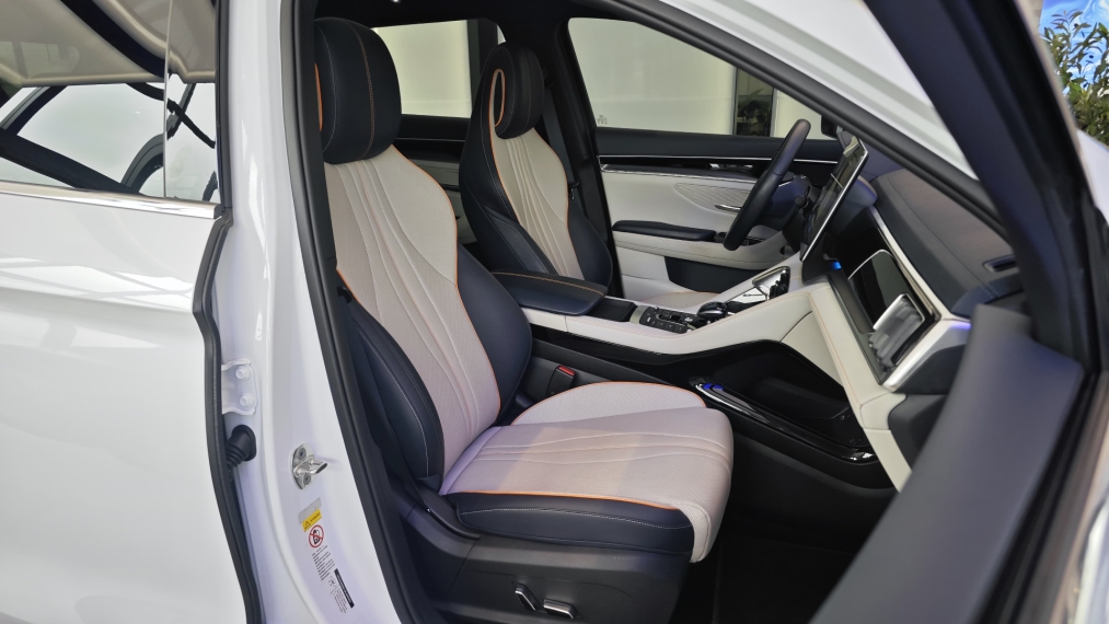 byd song plus 1.5 dm-i hibrido automatico 4p 2025