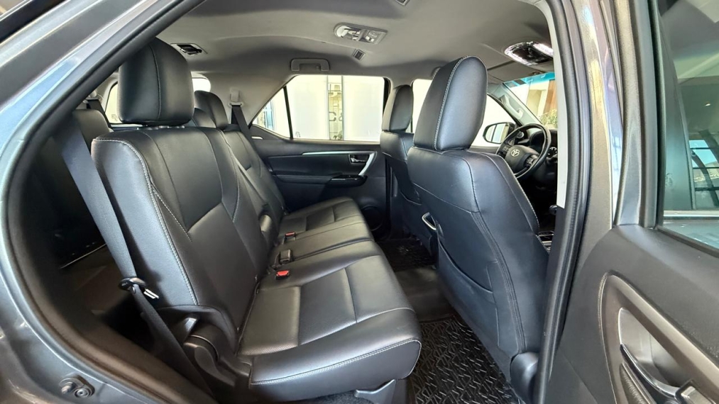 toyota hilux sw4 2.7 vvt-i flex srv 7l 4x2 automatico diesel 4p 2021