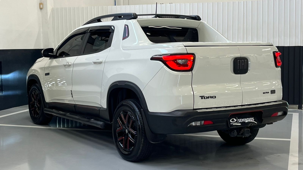 fiat toro 2.0 16v turbo diesel ultra 4wd at9 4p automatico 2022