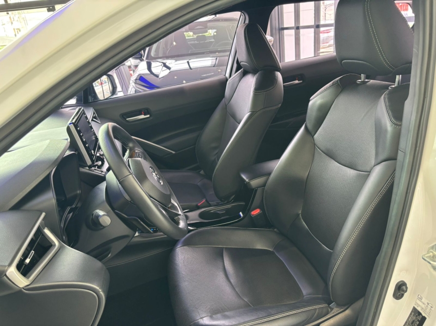 oportunidade unica na omoda barigui: seu toyota corolla cross xre 2023 seminovos te espera!