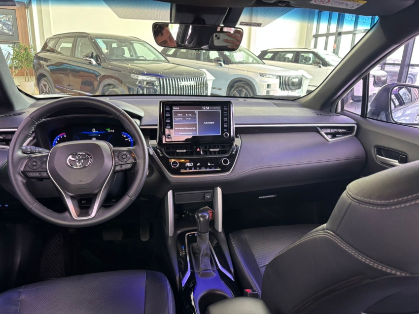 oportunidade unica na omoda barigui: seu toyota corolla cross xre 2023 seminovos te espera!