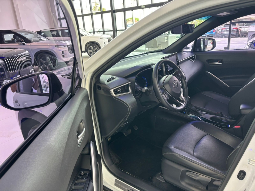 oportunidade unica na omoda barigui: seu toyota corolla cross xre 2023 seminovos te espera!
