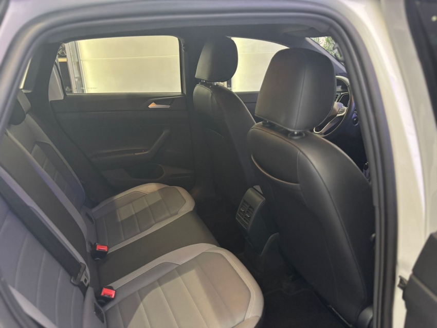 volkswagen nivus 1.0 200 tsi total flex highline automatico 4p 202414