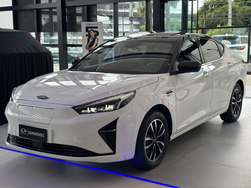 jac e-j7 eletrico automatico 2.0 4p 20232