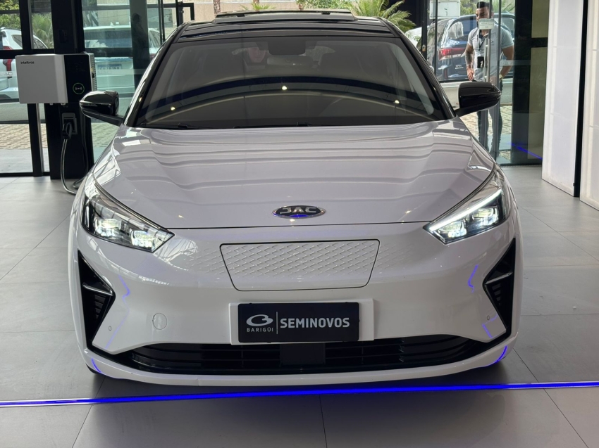 jac e-j7 eletrico automatico 2.0 4p 20231