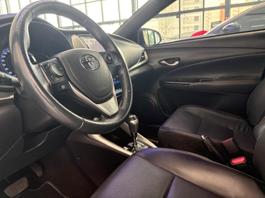 toyota yaris 1.5 16v flex sedan xls connect multidrive 5p automatico 202010