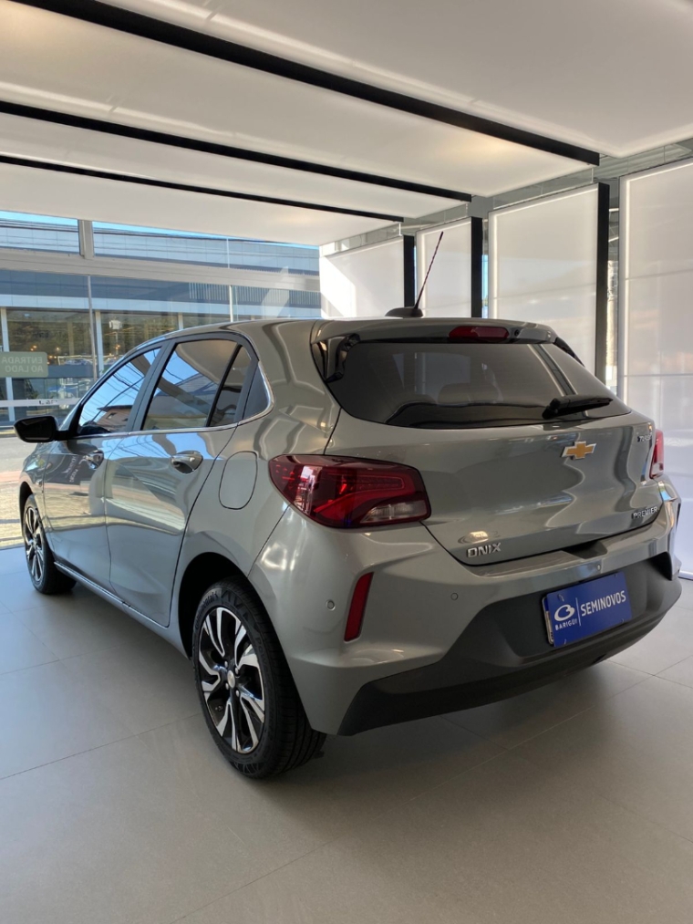 chevrolet onix 1.0 turbo flex premier automatico 4p 2025