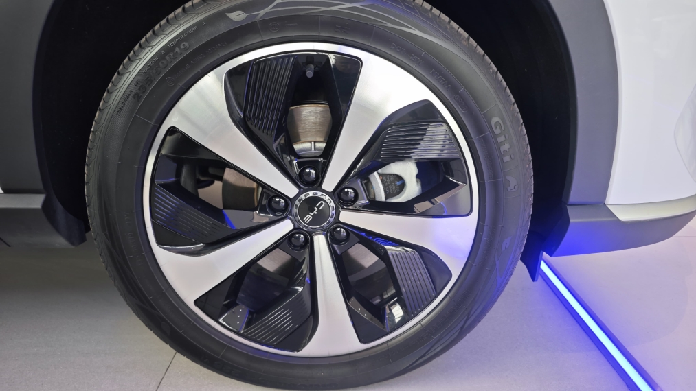 byd song plus 1.5 dm-i hibrido automatico 4p 2025
