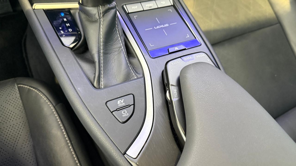 lexus ux 250h 2.0 vvt-i hybrid luxury cvt hibrido 4p automatico 2019
