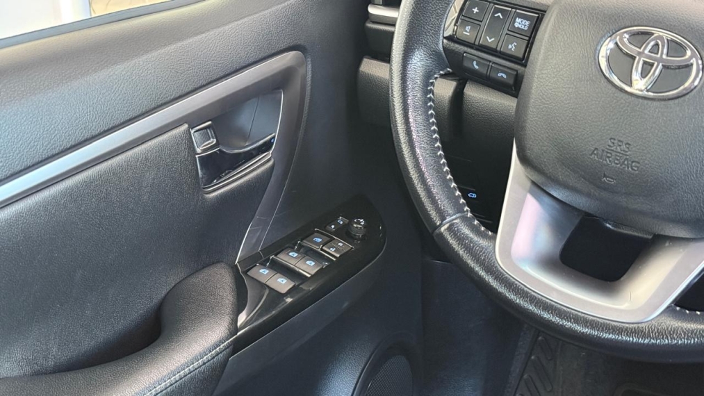 toyota hilux sw4 2.7 vvt-i flex srv 7l 4x2 automatico diesel 4p 2021