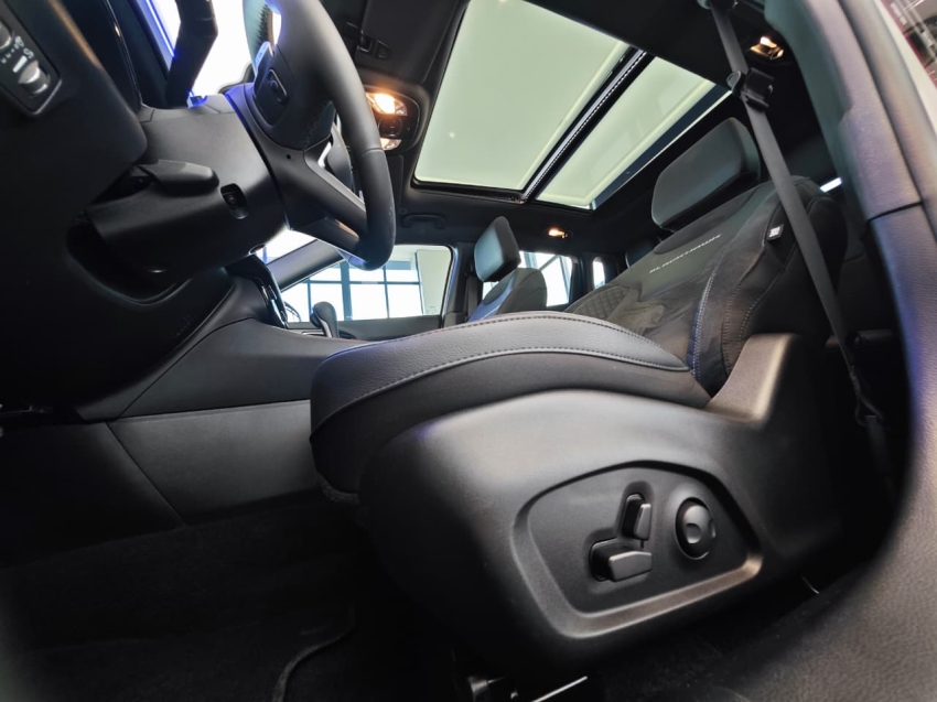 jeep compass 2.0 hurricane 4 turbo gasolina blackhawk at9 4p automatico 2025