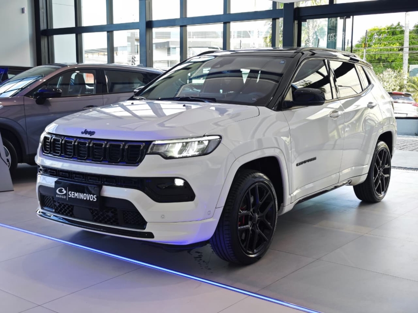 jeep compass 2.0 hurricane 4 turbo gasolina blackhawk at9 4p automatico 2025