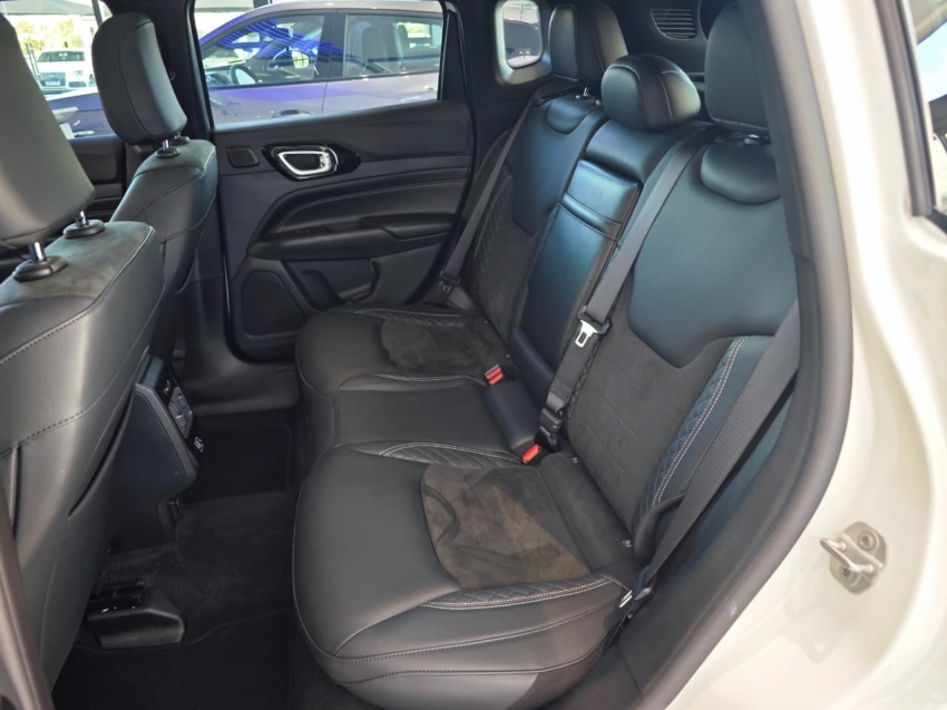 jeep compass 2.0 hurricane 4 turbo gasolina blackhawk at9 4p automatico 2025