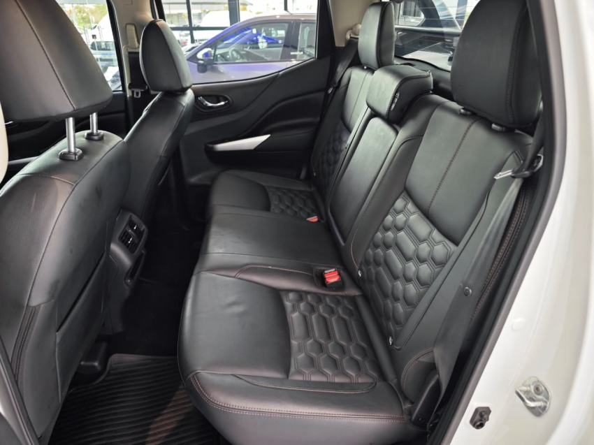 nissan frontier cd platinum 4x4 2.3 16v tdi at7 2024