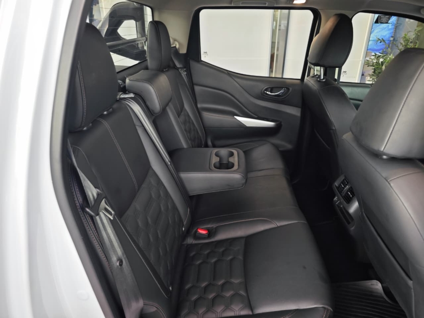 nissan frontier cd platinum 4x4 2.3 16v tdi at7 2024