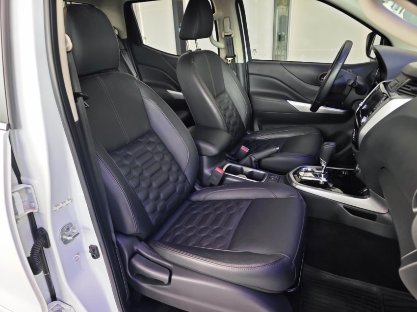 nissan frontier cd platinum 4x4 2.3 16v tdi at7 2024