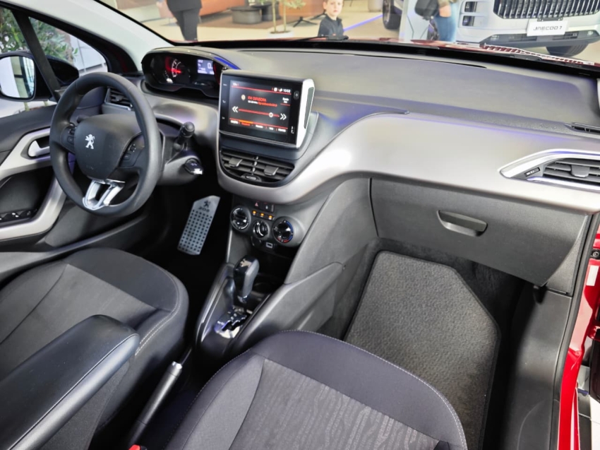 peugeot 2008 allure 1.6 2023