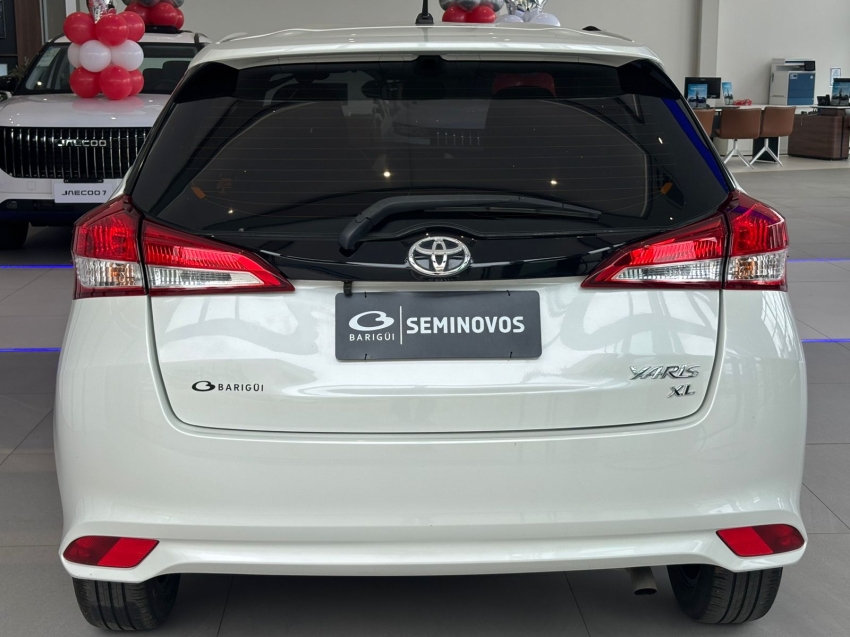 toyota yaris 1.3 16v flex xl plus tech multidrive 4p automatico 20204