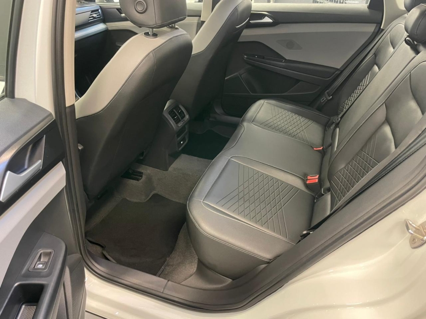 volkswagen taos 1.4 250 tsi total flex comfortline automatico 4p 202217