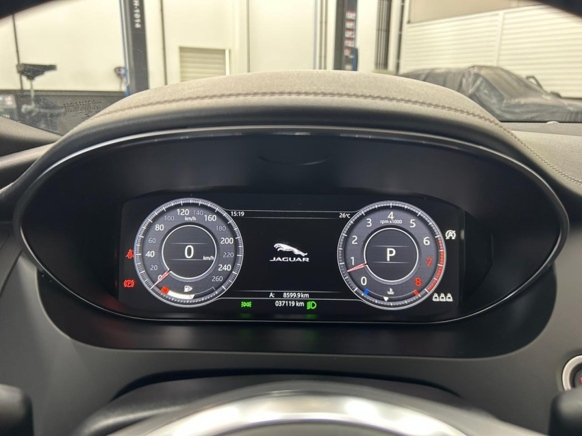 jaguar e-pace 2.0 16v p300 gasolina r-dynamic se awd automatico 4p 202010