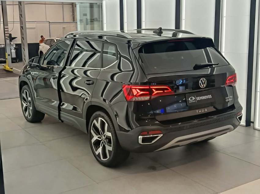 volkswagen taos 1.4 250 tsi total flex comfortline automatico 4p 20244