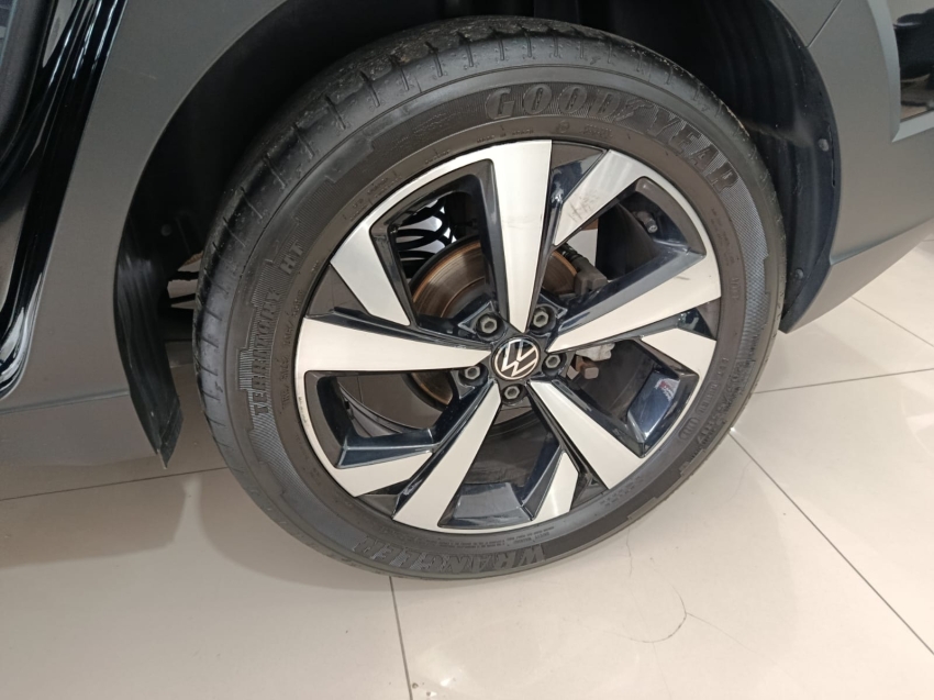 volkswagen nivus 1.0 200 tsi total flex highline automatico 4p 202411