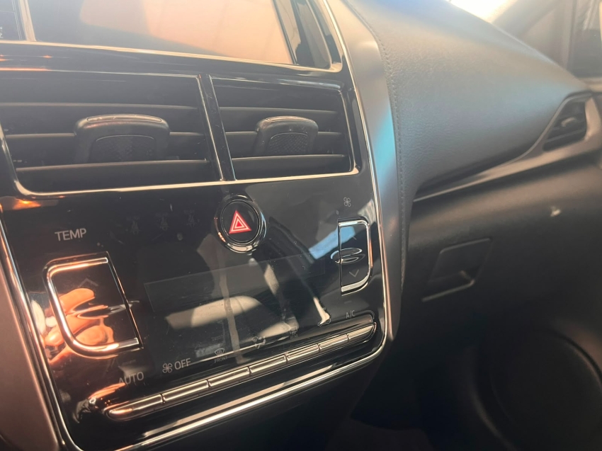 toyota yaris 1.5 16v flex sedan xs connect multidrive 4p automatico 20233