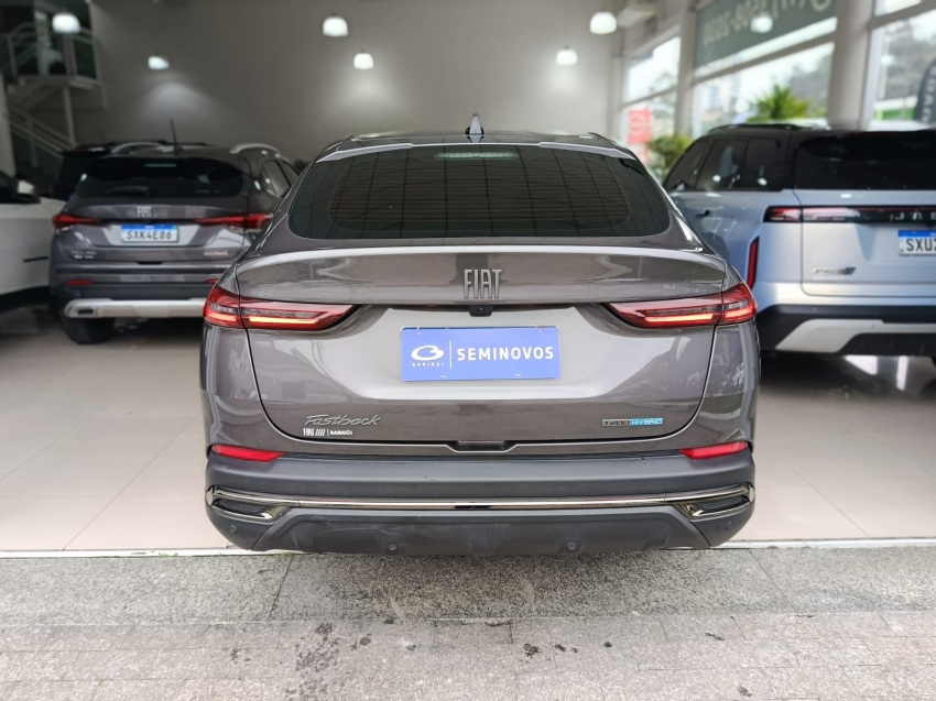 fiat fastback hibrido automatico 20252