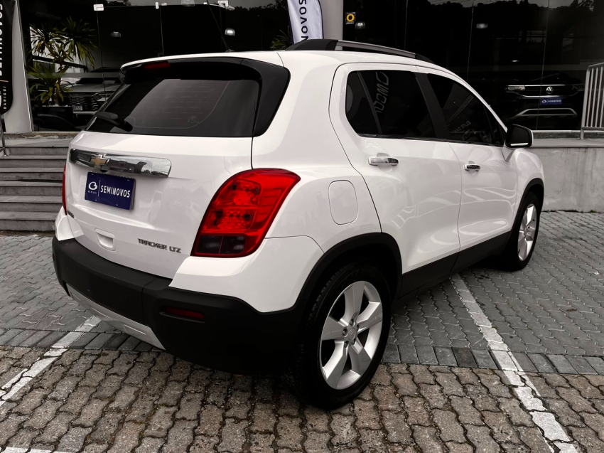 chevrolet tracker 1.8 mpfi ltz 4x2 16v flex 4p automatico 20143