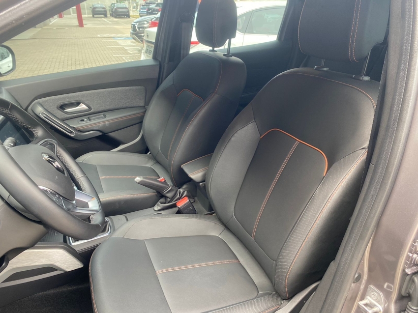 renault duster 1.3 tce flex iconic plus x-tronic 4p automatico 2025