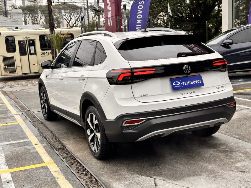 volkswagen nivus 1.0 200 tsi total flex highline automatico 4p 2021