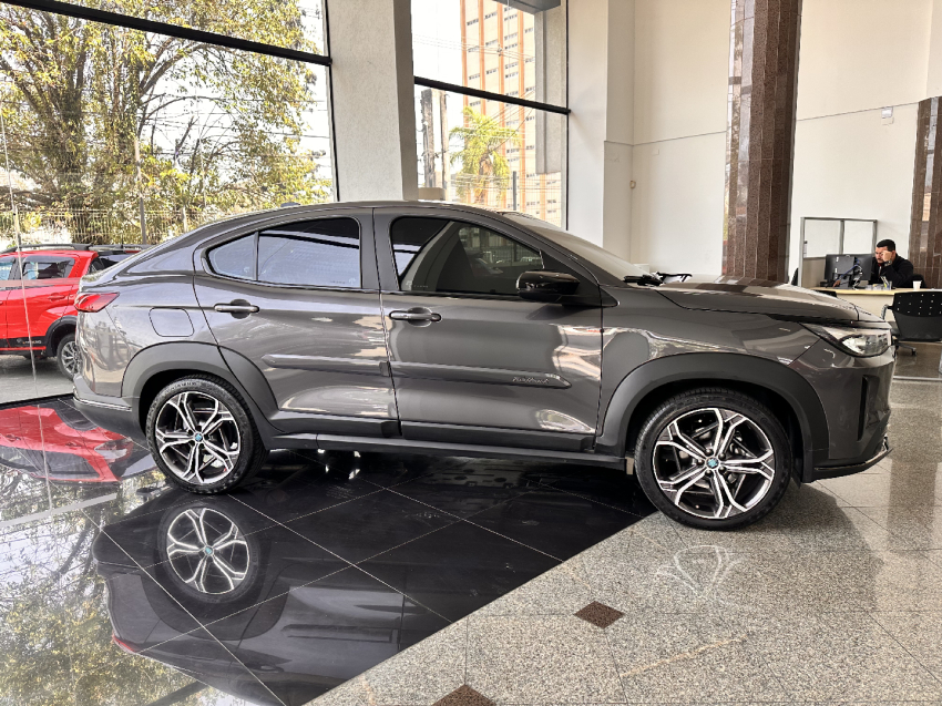 fiat fastback 1.0 turbo 200 hybrid impetus cvt flex 4p automatico 2025