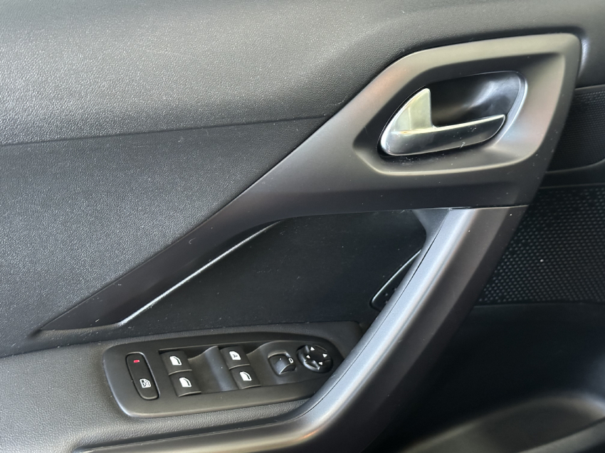 peugeot 208 1.6 urbantech 16v flex 4p automatico 201818