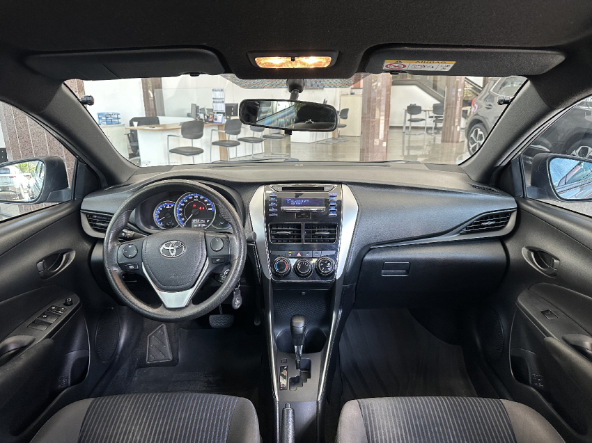 toyota yaris 1.3 16v flex xl live multidrive 4p automatico 202111