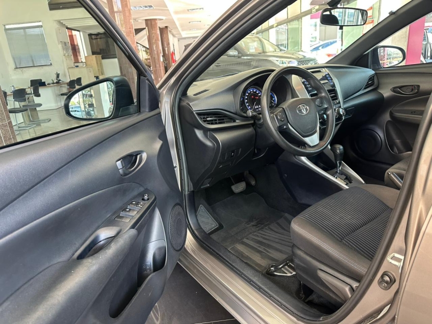 toyota yaris 1.3 flex automatico 201914